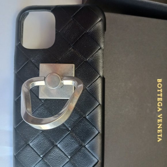Bottega Veneta iconic intrecciato Leather iPhone 11 Case with fingerloop - Picture 7 of 7